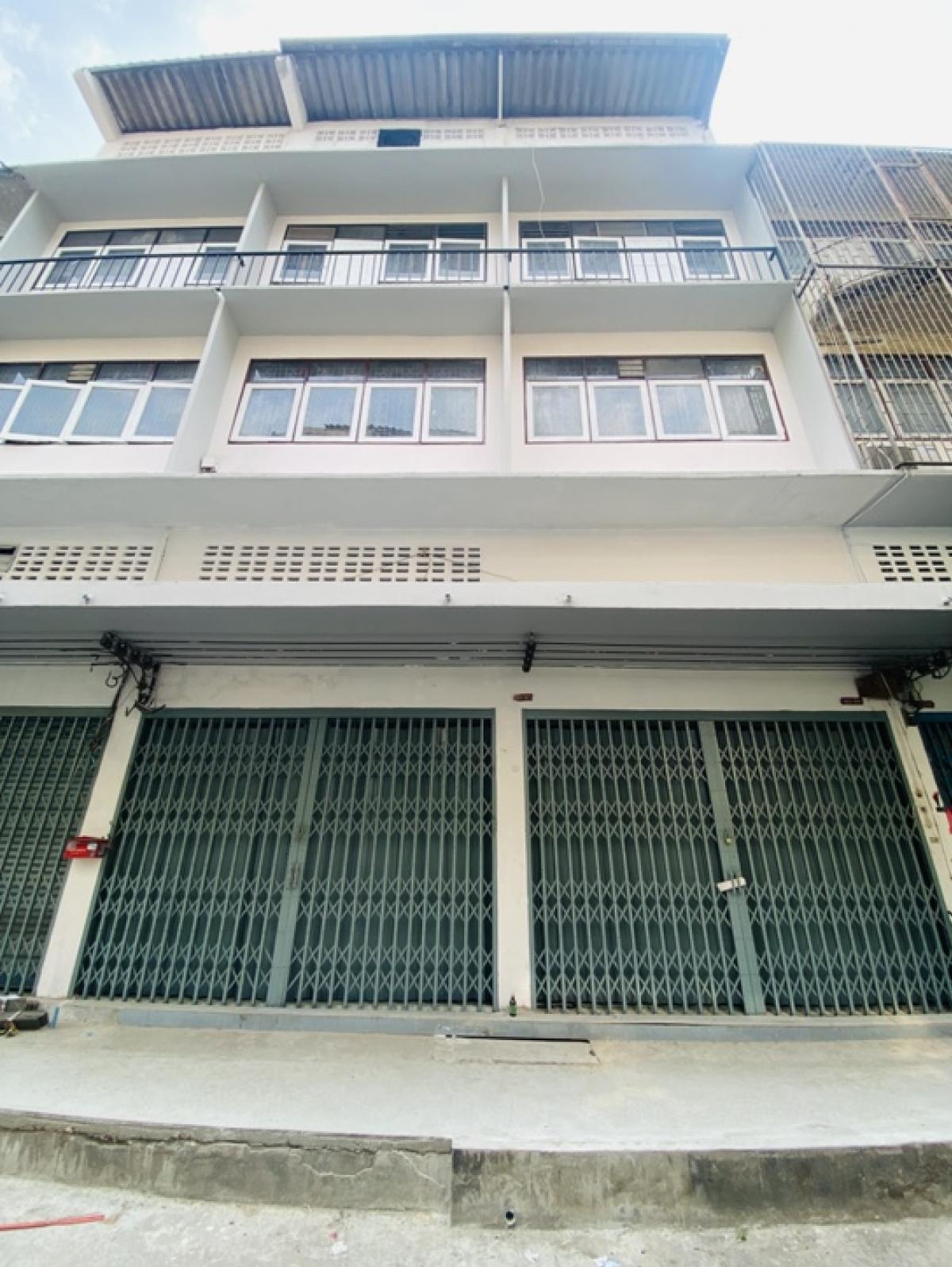 ขายอาคารพาณิชย์บางแค เพชรเกษม : For Sale 9 M ขายอาคารพาณิชย์ 3 ห้องทะลุกัน 4 ชั้น แนวรถไฟฟ้า ซอยเพชรเกษม 28 แยก 1