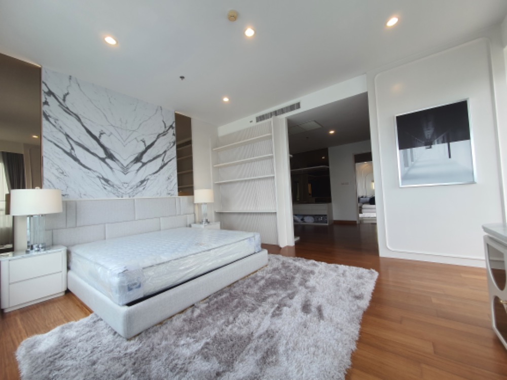 For RentCondoRama3 (Riverside),Satupadit : For rent SUPALAI PRIMA RIVA ,Penthouse 4 bedrooms ,Luxury decoration , Panoramic view and near BTS Chong Nonsi