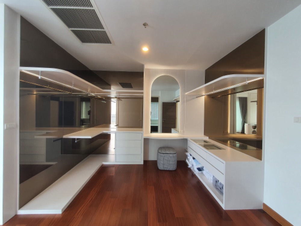 For RentCondoRama3 (Riverside),Satupadit : For rent SUPALAI PRIMA RIVA ,Penthouse 4 bedrooms ,Luxury decoration , Panoramic view and near BTS Chong Nonsi
