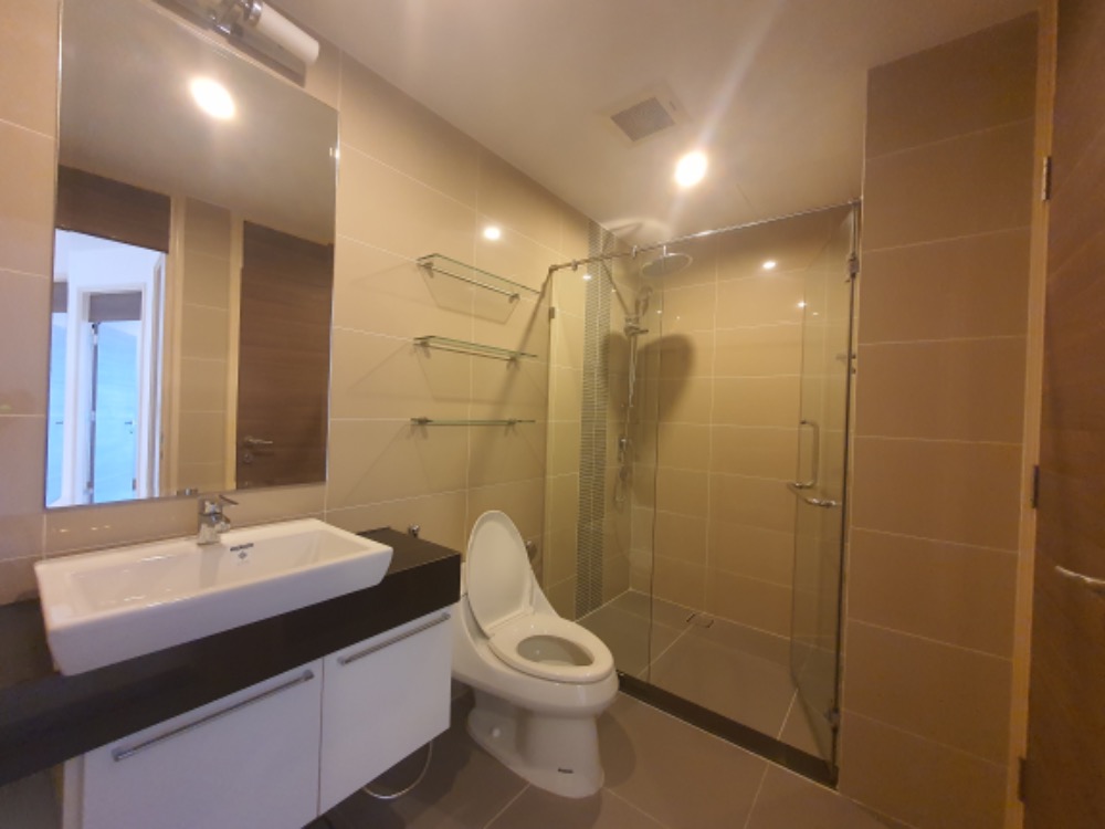 For RentCondoRama3 (Riverside),Satupadit : For rent SUPALAI PRIMA RIVA ,Penthouse 4 bedrooms ,Luxury decoration , Panoramic view and near BTS Chong Nonsi