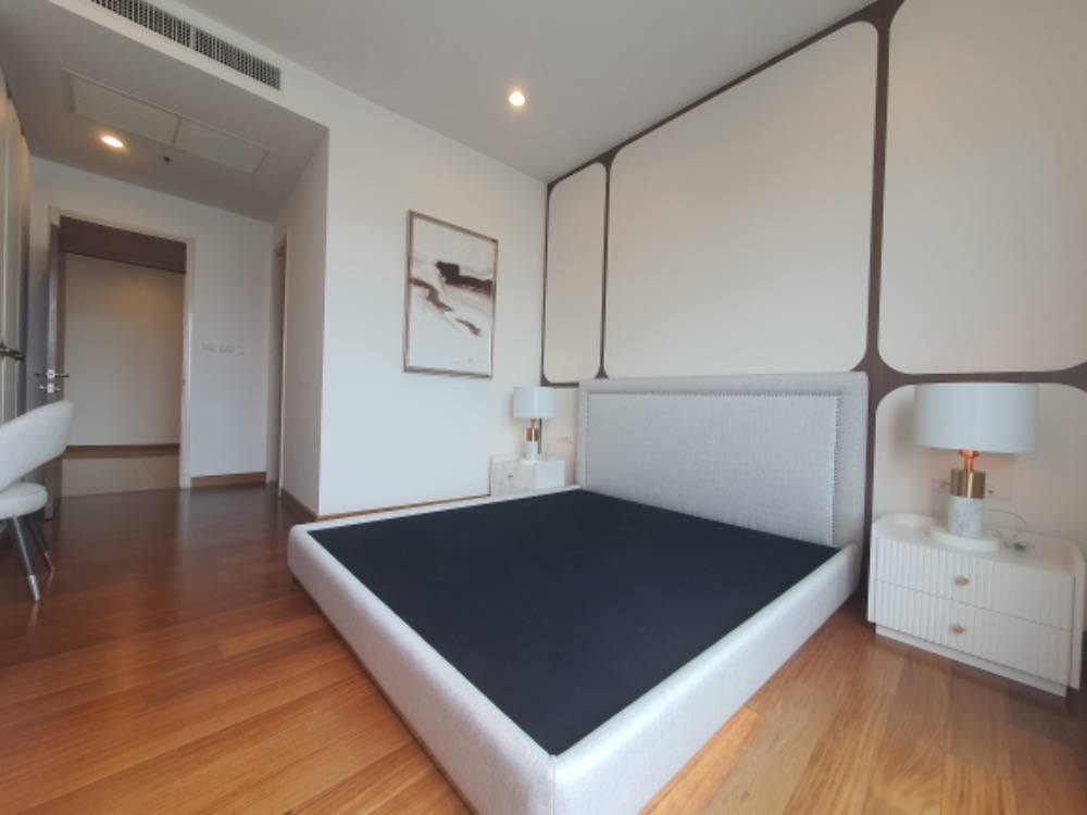 For RentCondoRama3 (Riverside),Satupadit : For rent SUPALAI PRIMA RIVA ,Penthouse 4 bedrooms ,Luxury decoration , Panoramic view and near BTS Chong Nonsi