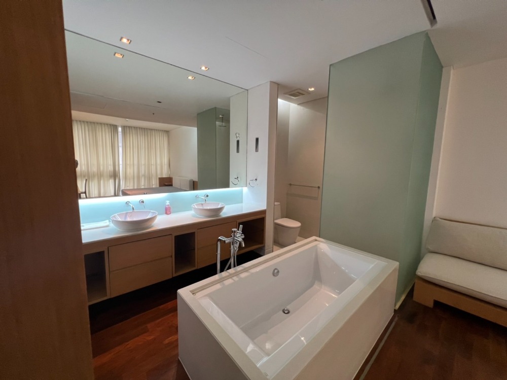 For RentCondoSukhumvit, Asoke, Thonglor : Domus 16-18 For rent big room good location 2bed3bath 165sqm 100k