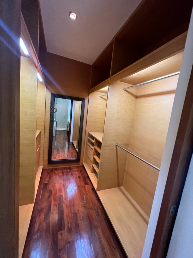 For RentCondoSukhumvit, Asoke, Thonglor : Domus 16-18 For rent big room good location 2bed3bath 165sqm 100k