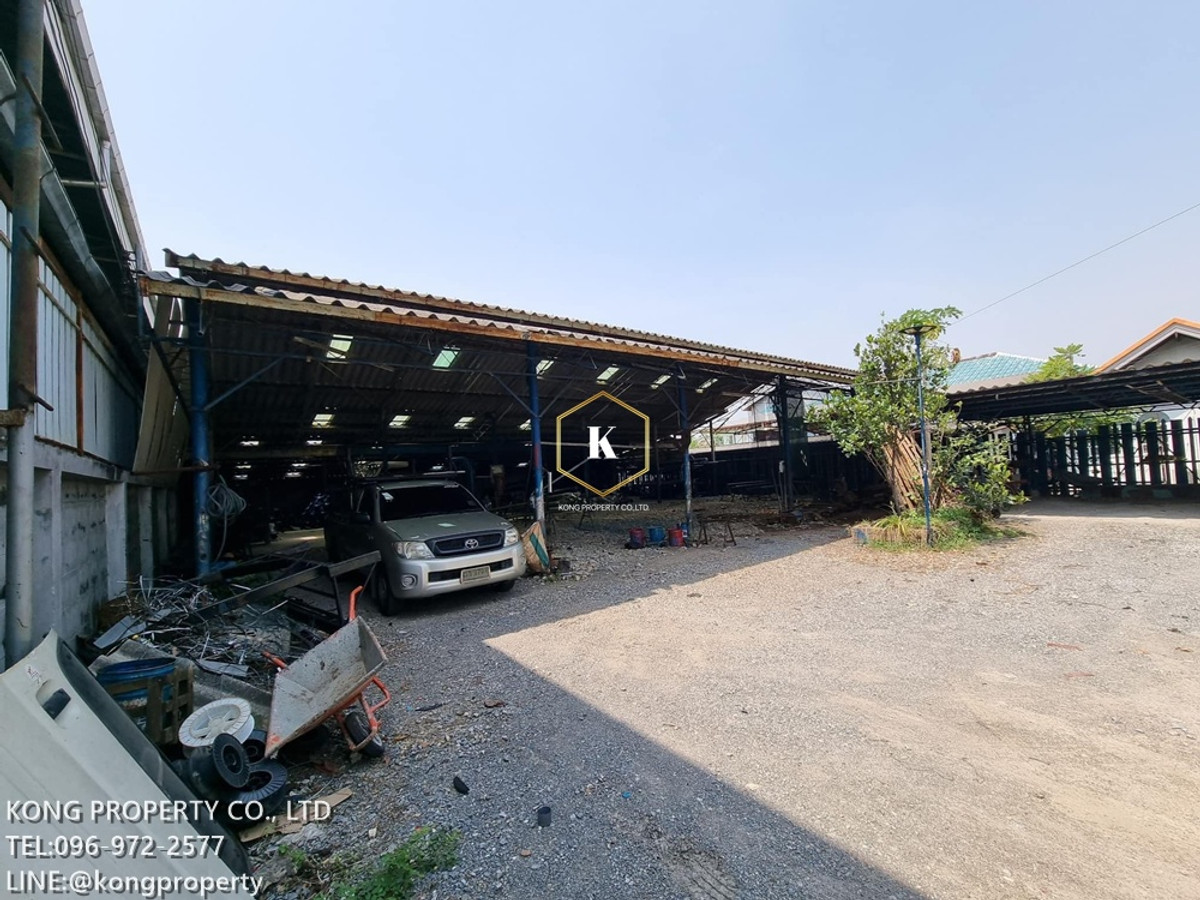 For RentWarehouseBang kae, Phetkasem : Warehouse for rent, garage, Soi Petchkasem, Nong Khaem District, Bangkok, area 700 sq m.