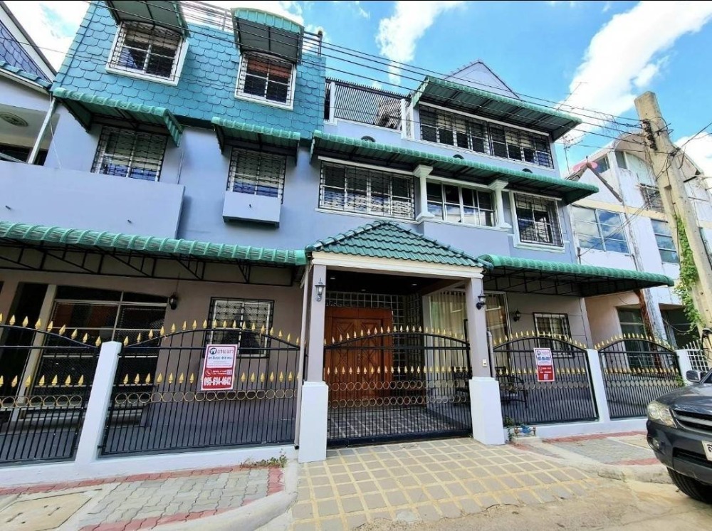 For RentTownhomeChaengwatana, Muangthong : R62-24R Townhome, 3 floors, 2 rooms, hit through golf ball village, Premium Muang Thong Thani Rental price 30,000/month Call 095 694 4642 L: @wproper Link line: https://lin.ee/dFfs2Ge