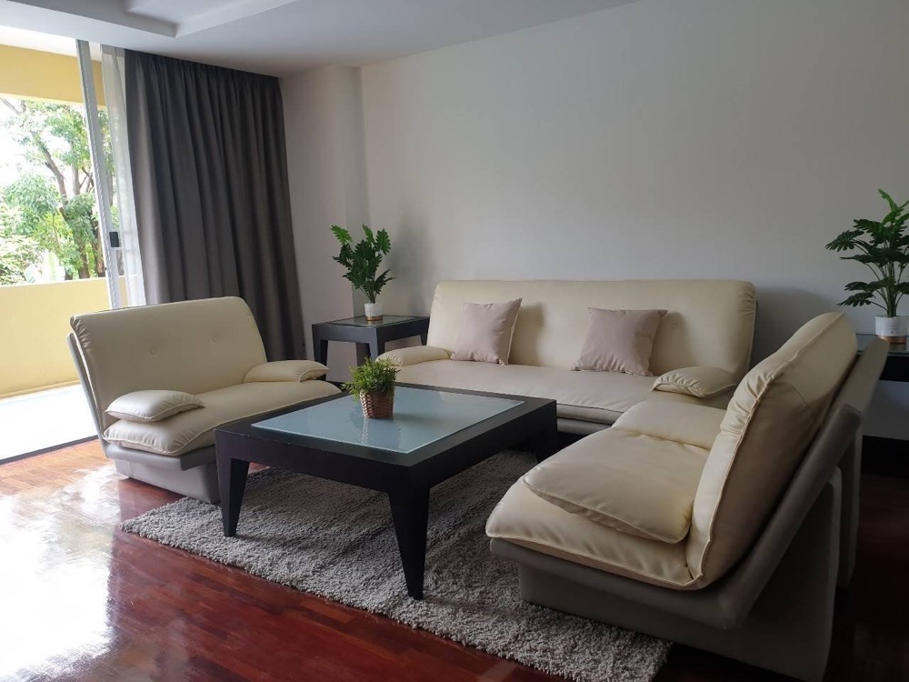 For RentCondoSukhumvit, Asoke, Thonglor : Rent a large room, 3 bedrooms, good location near BTS Thonglor