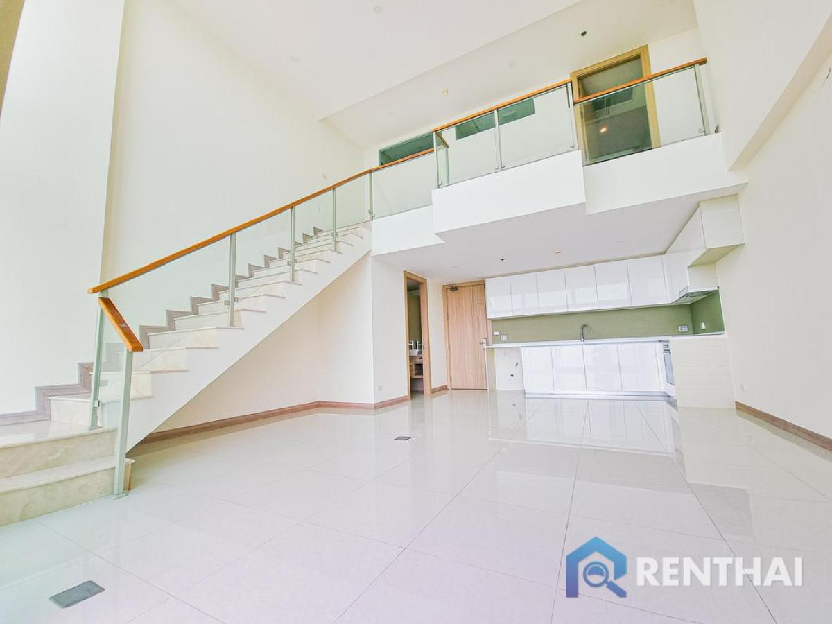 Special unit on top floor of the riviera jomtien Loading...