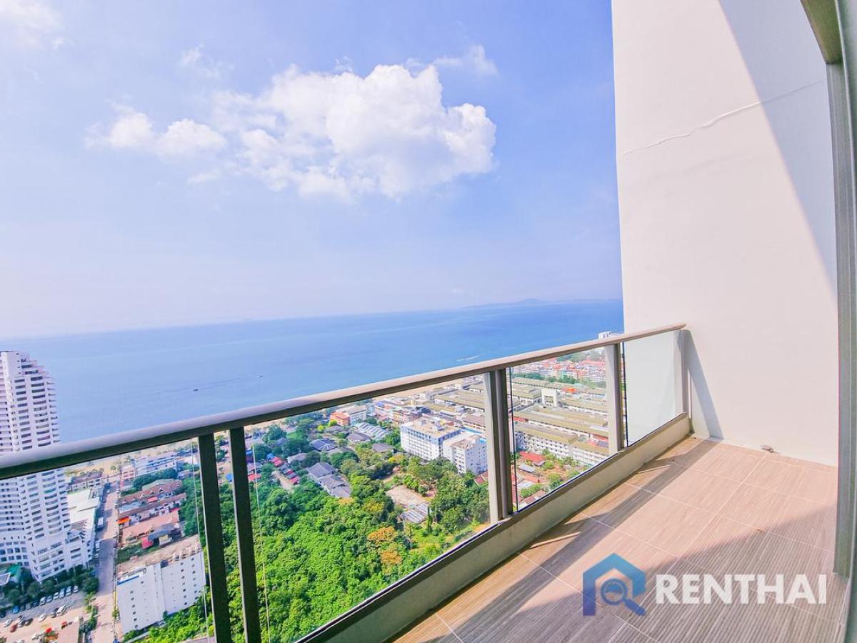 Special unit on top floor of the riviera jomtien Loading...