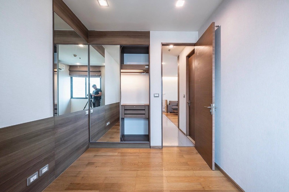 ขายคอนโดสาทร นราธิวาส : ( UL2307141 ) Tel/Line 096-2479369 , ขาย ดิแอดเดรส สาทร 2 ห้องนอน ขนาด 80.57 ตร.ม. ห้องมุม วิวมหานคร ห้องใหม่กริบ ชั้นสูง ราคาดี