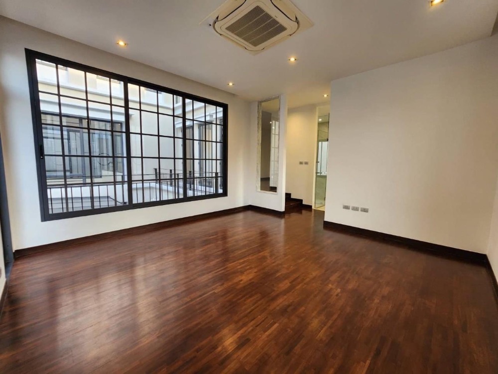 ขายบ้านลาดพร้าว เซ็นทรัลลาดพร้าว : 🔥 ขายด่วน Altitude Mastery Phahonyothin , 5 ห้องนอน ใกล้ BTS พหลโยธิน