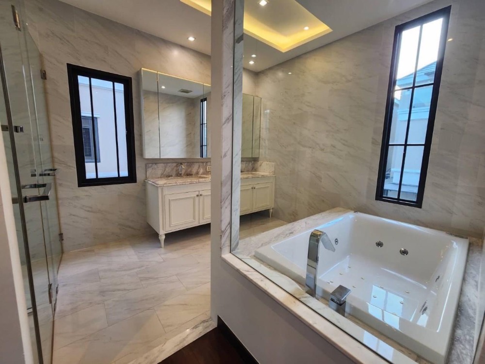 ขายบ้านลาดพร้าว เซ็นทรัลลาดพร้าว : 🔥 ขายด่วน Altitude Mastery Phahonyothin , 5 ห้องนอน ใกล้ BTS พหลโยธิน