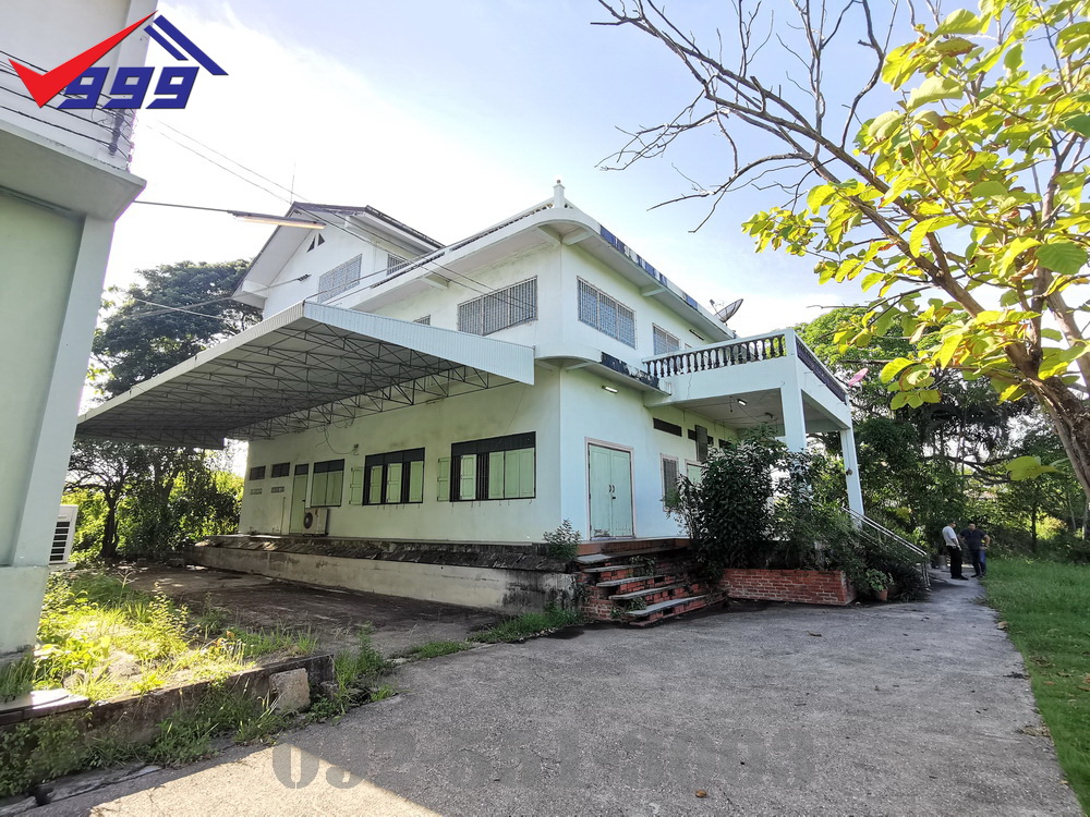 For SaleLandBangna, Bearing, Lasalle : Land for sale with buildings, area 16 rai 85 square wah, Bang Bo District, Samut Prakan Province. Bangna-Trad Road