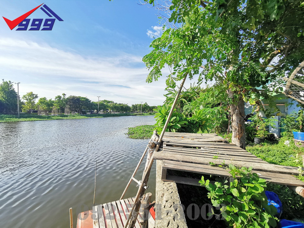 For SaleLandBangna, Bearing, Lasalle : Land for sale with buildings, area 16 rai 85 square wah, Bang Bo District, Samut Prakan Province. Bangna-Trad Road