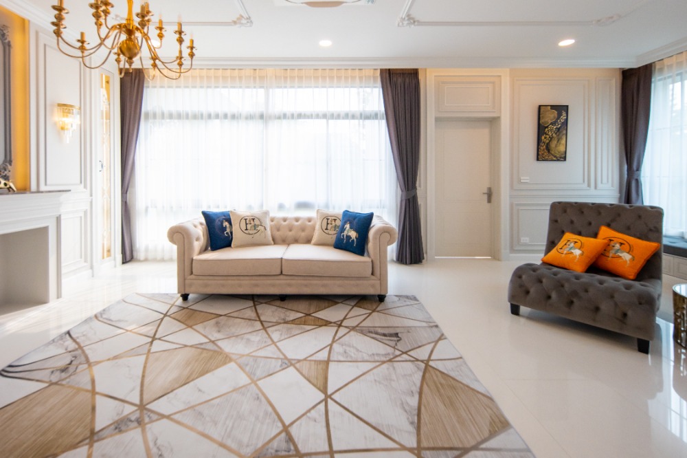 HousePattanakan, Srinakarin : House for rent Nantawan rama9 new krungthepkreetha 600,000baht, 5bedrooms, 7bathrooms, Near Rama9, Pattanakarn, Suan Luang, Srinakarin, Bangna, Suvarnabhumi Airport, Krungthep Kreetha, Sukhumvit, Brighton, and Wellington.