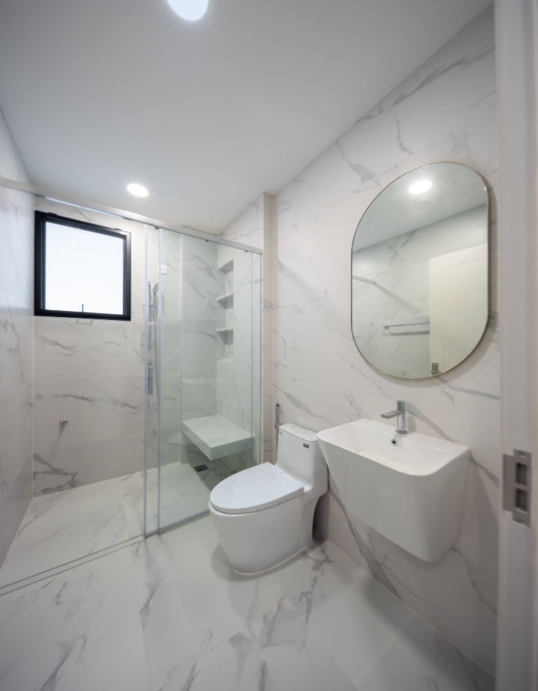 HousePattanakan, Srinakarin : House for rent Nantawan rama9 new krungthepkreetha 600,000baht, 5bedrooms, 7bathrooms, Near Rama9, Pattanakarn, Suan Luang, Srinakarin, Bangna, Suvarnabhumi Airport, Krungthep Kreetha, Sukhumvit, Brighton, and Wellington.