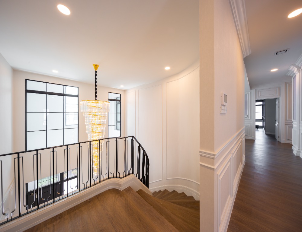 HousePattanakan, Srinakarin : House for rent Nantawan rama9 new krungthepkreetha 600,000baht, 5bedrooms, 7bathrooms, Near Rama9, Pattanakarn, Suan Luang, Srinakarin, Bangna, Suvarnabhumi Airport, Krungthep Kreetha, Sukhumvit, Brighton, and Wellington.