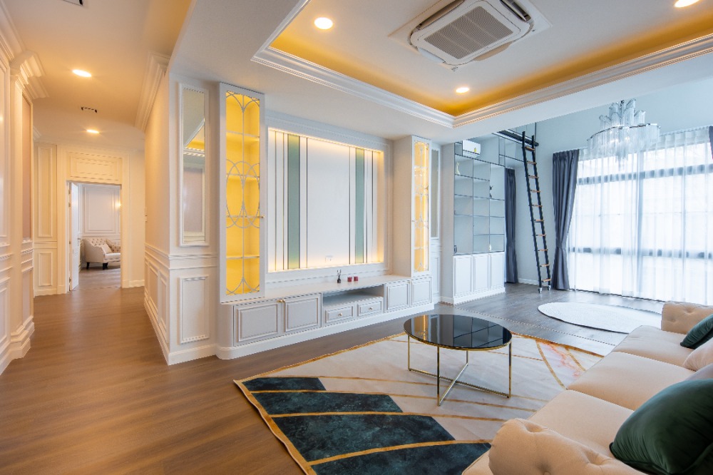 HousePattanakan, Srinakarin : House for rent Nantawan rama9 new krungthepkreetha 600,000baht, 5bedrooms, 7bathrooms, Near Rama9, Pattanakarn, Suan Luang, Srinakarin, Bangna, Suvarnabhumi Airport, Krungthep Kreetha, Sukhumvit, Brighton, and Wellington.