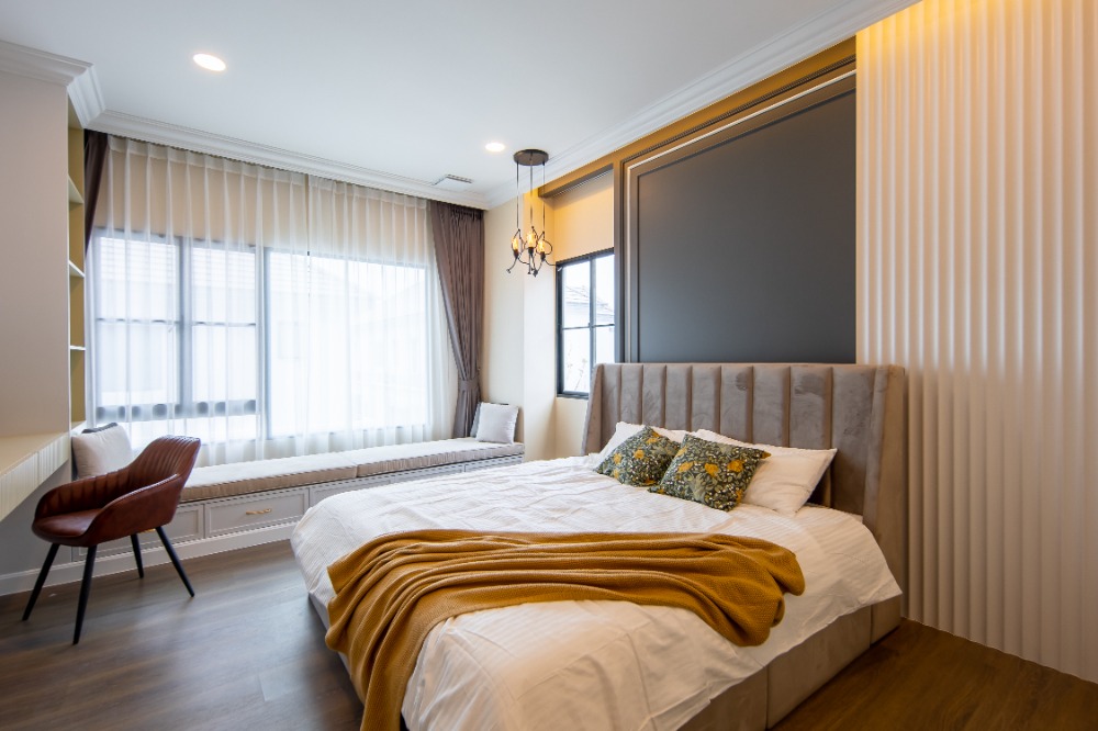 HousePattanakan, Srinakarin : House for rent Nantawan rama9 new krungthepkreetha 600,000baht, 5bedrooms, 7bathrooms, Near Rama9, Pattanakarn, Suan Luang, Srinakarin, Bangna, Suvarnabhumi Airport, Krungthep Kreetha, Sukhumvit, Brighton, and Wellington.