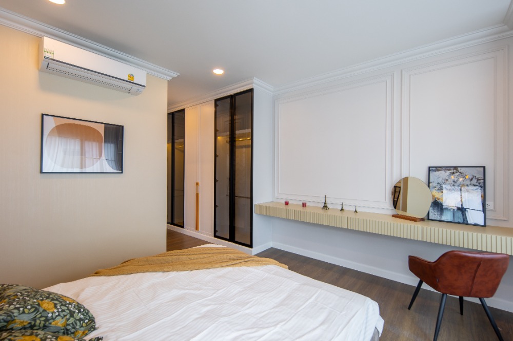 HousePattanakan, Srinakarin : House for rent Nantawan rama9 new krungthepkreetha 600,000baht, 5bedrooms, 7bathrooms, Near Rama9, Pattanakarn, Suan Luang, Srinakarin, Bangna, Suvarnabhumi Airport, Krungthep Kreetha, Sukhumvit, Brighton, and Wellington.