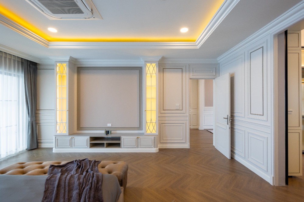 HousePattanakan, Srinakarin : House for rent Nantawan rama9 new krungthepkreetha 600,000baht, 5bedrooms, 7bathrooms, Near Rama9, Pattanakarn, Suan Luang, Srinakarin, Bangna, Suvarnabhumi Airport, Krungthep Kreetha, Sukhumvit, Brighton, and Wellington.