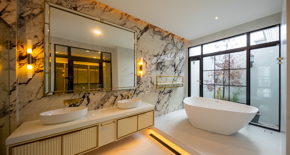 HousePattanakan, Srinakarin : House for rent Nantawan rama9 new krungthepkreetha 600,000baht, 5bedrooms, 7bathrooms, Near Rama9, Pattanakarn, Suan Luang, Srinakarin, Bangna, Suvarnabhumi Airport, Krungthep Kreetha, Sukhumvit, Brighton, and Wellington.