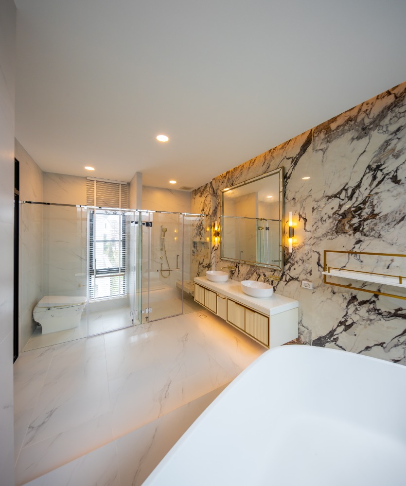 HousePattanakan, Srinakarin : House for rent Nantawan rama9 new krungthepkreetha 600,000baht, 5bedrooms, 7bathrooms, Near Rama9, Pattanakarn, Suan Luang, Srinakarin, Bangna, Suvarnabhumi Airport, Krungthep Kreetha, Sukhumvit, Brighton, and Wellington.