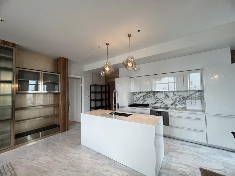 For RentCondoSathorn, Narathiwat : FOR RENT : LUXURIOUS 4 BEDROOM of FOUR SEASON PRIVATE RESIDENCES