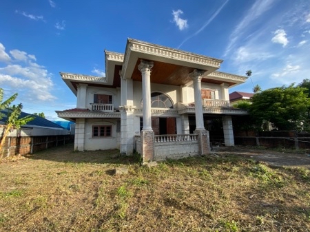 For SaleHouseBang kae, Phetkasem : Big House 163 sq.wa. in Luxury Village Villa Royal, Phutthamonthon Sai 2, Old Big Mansion to be renovated, Bang Khae Bang Phai Lak Song