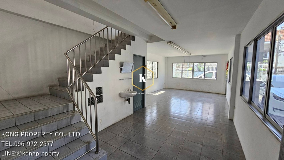 Warehouse for rent, Vibhavadi Rangsit, Ramintra, Lak Si District, Bangkok, near Don Mueang Airport, 6 minutes Loading...