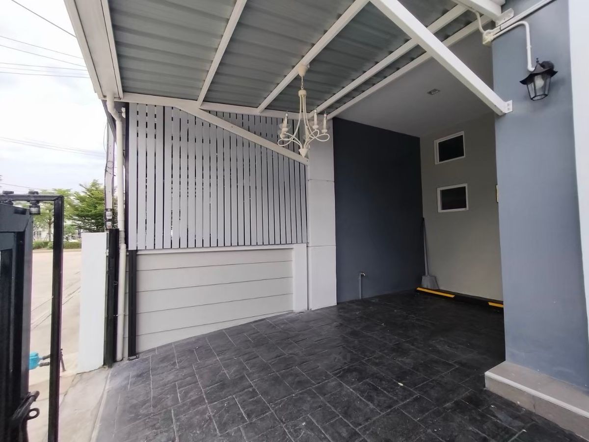 ขายทาวน์โฮมเชียงใหม่ : ‼️ขายด่วน‼️พร้อมผู้เช่า ปิดดีลเช่าเร็วมากกก ว่างไม่เคยถึงเดือน น่าลงทุน โกเด้นทาวน์ เชียงใหม่ - กาดรวมโชค บ้านสวยหรู เฟอร์นิเจอร์ เครื่องใช้ไฟฟ้าครบ พร้อมหิ้วเป๋าเข้าอยู่   สุดคุ้ม ทำเลทอง ตรงข้ามมรวมโชค มีโชคมอลล์ ใกล้ศูนย์ราชการ ใกล้เซ็นทรัลเฟสเชียงใหม่