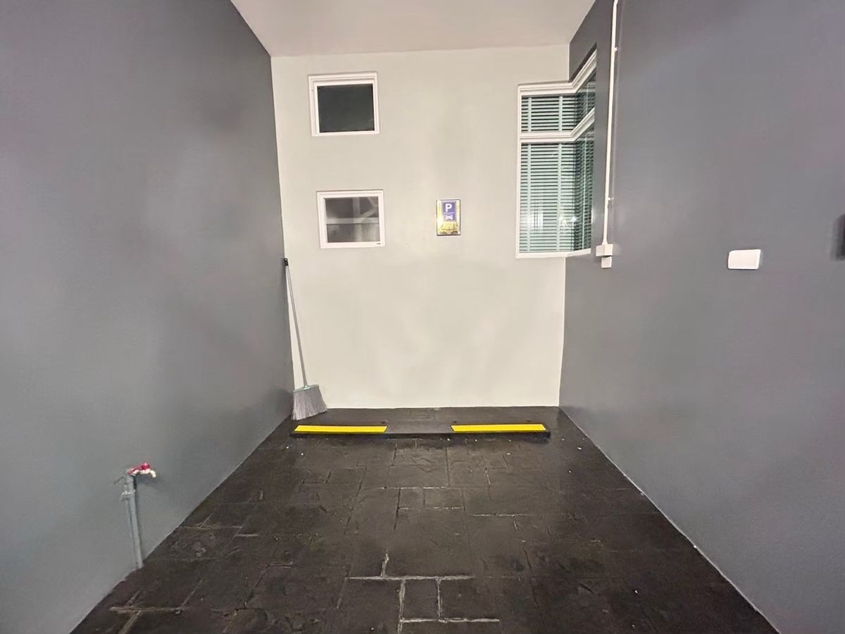 ขายทาวน์โฮมเชียงใหม่ : ‼️ขายด่วน‼️พร้อมผู้เช่า ปิดดีลเช่าเร็วมากกก ว่างไม่เคยถึงเดือน น่าลงทุน โกเด้นทาวน์ เชียงใหม่ - กาดรวมโชค บ้านสวยหรู เฟอร์นิเจอร์ เครื่องใช้ไฟฟ้าครบ พร้อมหิ้วเป๋าเข้าอยู่   สุดคุ้ม ทำเลทอง ตรงข้ามมรวมโชค มีโชคมอลล์ ใกล้ศูนย์ราชการ ใกล้เซ็นทรัลเฟสเชียงใหม่