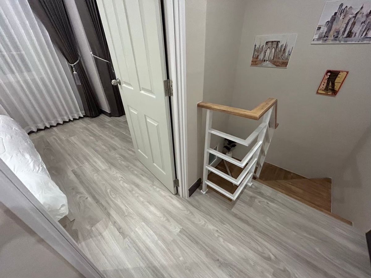 ขายทาวน์โฮมเชียงใหม่ : ‼️ขายด่วน‼️พร้อมผู้เช่า ปิดดีลเช่าเร็วมากกก ว่างไม่เคยถึงเดือน น่าลงทุน โกเด้นทาวน์ เชียงใหม่ - กาดรวมโชค บ้านสวยหรู เฟอร์นิเจอร์ เครื่องใช้ไฟฟ้าครบ พร้อมหิ้วเป๋าเข้าอยู่   สุดคุ้ม ทำเลทอง ตรงข้ามมรวมโชค มีโชคมอลล์ ใกล้ศูนย์ราชการ ใกล้เซ็นทรัลเฟสเชียงใหม่