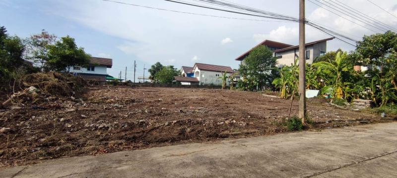 For SaleLandPathum Thani,Rangsit, Thammasat : Land for sale 207 square wa. Land in Mueang Ek Project 3, Soi Ekarat 11/3, good location, quiet. Suitable for building a house to live near Rangsit, Don Mueang Airport, near the main train station
