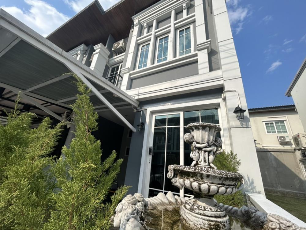 ขายทาวน์โฮมเชียงใหม่ : ‼️ขายด่วน‼️พร้อมผู้เช่า ปิดดีลเช่าเร็วมากกก ว่างไม่เคยถึงเดือน น่าลงทุน โกเด้นทาวน์ เชียงใหม่ - กาดรวมโชค บ้านสวยหรู เฟอร์นิเจอร์ เครื่องใช้ไฟฟ้าครบ พร้อมหิ้วเป๋าเข้าอยู่   สุดคุ้ม ทำเลทอง ตรงข้ามมรวมโชค มีโชคมอลล์ ใกล้ศูนย์ราชการ ใกล้เซ็นทรัลเฟสเชียงใหม่