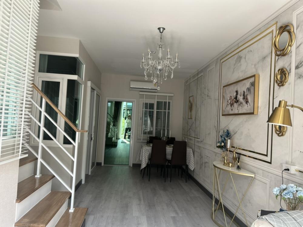 ขายทาวน์โฮมเชียงใหม่ : ‼️ขายด่วน‼️พร้อมผู้เช่า ปิดดีลเช่าเร็วมากกก ว่างไม่เคยถึงเดือน น่าลงทุน โกเด้นทาวน์ เชียงใหม่ - กาดรวมโชค บ้านสวยหรู เฟอร์นิเจอร์ เครื่องใช้ไฟฟ้าครบ พร้อมหิ้วเป๋าเข้าอยู่   สุดคุ้ม ทำเลทอง ตรงข้ามมรวมโชค มีโชคมอลล์ ใกล้ศูนย์ราชการ ใกล้เซ็นทรัลเฟสเชียงใหม่