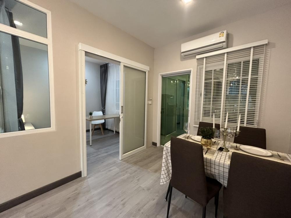 ขายทาวน์โฮมเชียงใหม่ : ‼️ขายด่วน‼️พร้อมผู้เช่า ปิดดีลเช่าเร็วมากกก ว่างไม่เคยถึงเดือน น่าลงทุน โกเด้นทาวน์ เชียงใหม่ - กาดรวมโชค บ้านสวยหรู เฟอร์นิเจอร์ เครื่องใช้ไฟฟ้าครบ พร้อมหิ้วเป๋าเข้าอยู่   สุดคุ้ม ทำเลทอง ตรงข้ามมรวมโชค มีโชคมอลล์ ใกล้ศูนย์ราชการ ใกล้เซ็นทรัลเฟสเชียงใหม่