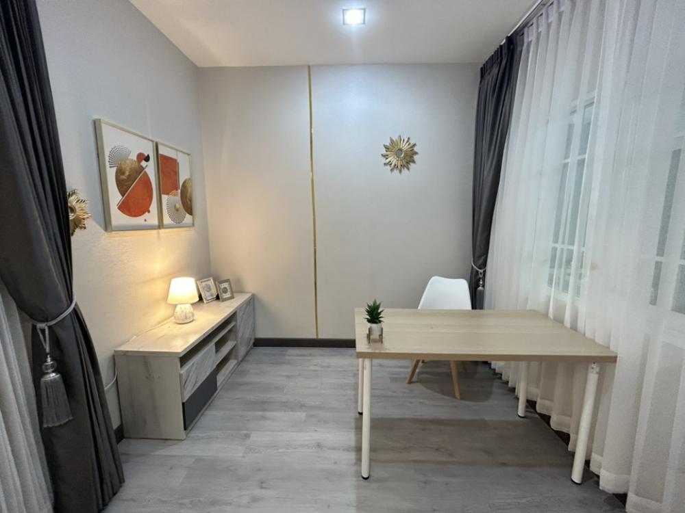 ขายทาวน์โฮมเชียงใหม่ : ‼️ขายด่วน‼️พร้อมผู้เช่า ปิดดีลเช่าเร็วมากกก ว่างไม่เคยถึงเดือน น่าลงทุน โกเด้นทาวน์ เชียงใหม่ - กาดรวมโชค บ้านสวยหรู เฟอร์นิเจอร์ เครื่องใช้ไฟฟ้าครบ พร้อมหิ้วเป๋าเข้าอยู่   สุดคุ้ม ทำเลทอง ตรงข้ามมรวมโชค มีโชคมอลล์ ใกล้ศูนย์ราชการ ใกล้เซ็นทรัลเฟสเชียงใหม่