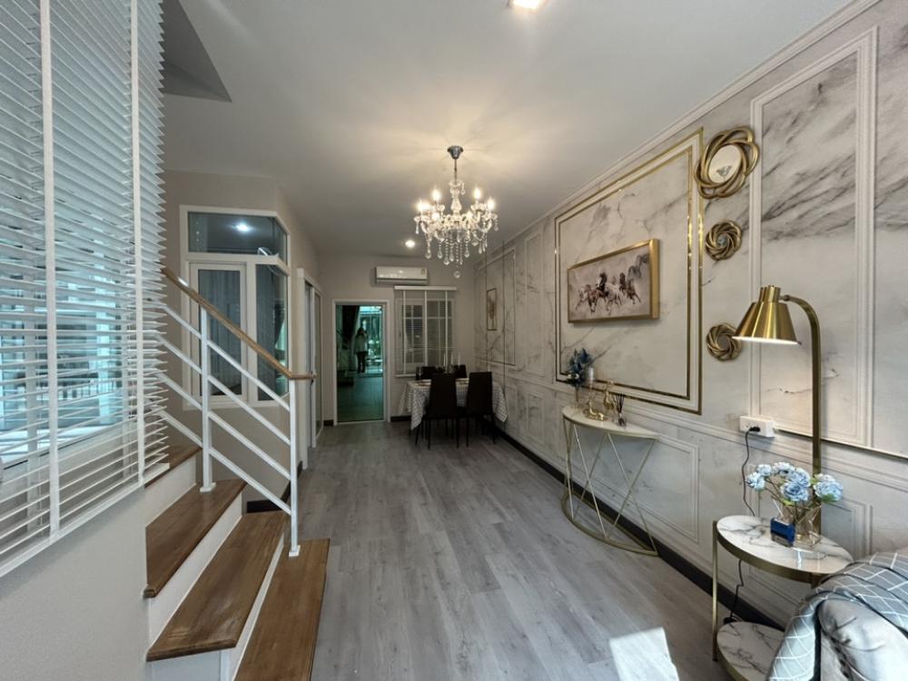 ขายทาวน์โฮมเชียงใหม่ : ‼️ขายด่วน‼️พร้อมผู้เช่า ปิดดีลเช่าเร็วมากกก ว่างไม่เคยถึงเดือน น่าลงทุน โกเด้นทาวน์ เชียงใหม่ - กาดรวมโชค บ้านสวยหรู เฟอร์นิเจอร์ เครื่องใช้ไฟฟ้าครบ พร้อมหิ้วเป๋าเข้าอยู่   สุดคุ้ม ทำเลทอง ตรงข้ามมรวมโชค มีโชคมอลล์ ใกล้ศูนย์ราชการ ใกล้เซ็นทรัลเฟสเชียงใหม่