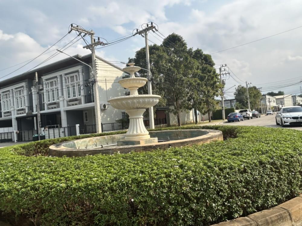 ขายทาวน์โฮมเชียงใหม่ : ‼️ขายด่วน‼️พร้อมผู้เช่า ปิดดีลเช่าเร็วมากกก ว่างไม่เคยถึงเดือน น่าลงทุน โกเด้นทาวน์ เชียงใหม่ - กาดรวมโชค บ้านสวยหรู เฟอร์นิเจอร์ เครื่องใช้ไฟฟ้าครบ พร้อมหิ้วเป๋าเข้าอยู่   สุดคุ้ม ทำเลทอง ตรงข้ามมรวมโชค มีโชคมอลล์ ใกล้ศูนย์ราชการ ใกล้เซ็นทรัลเฟสเชียงใหม่