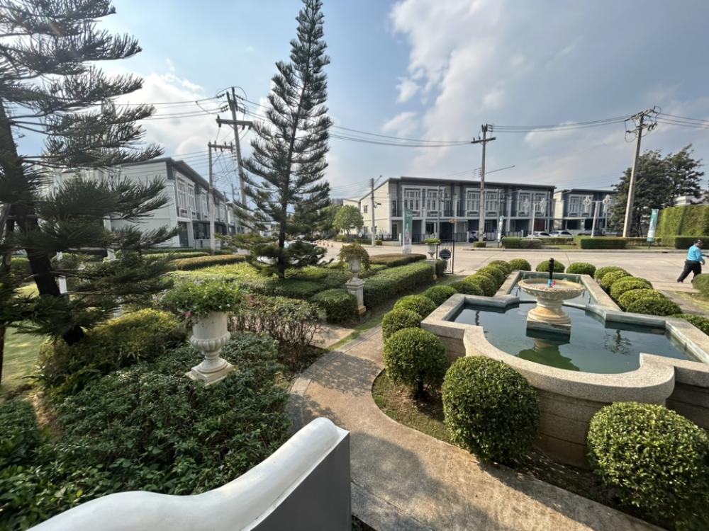 ขายทาวน์โฮมเชียงใหม่ : ‼️ขายด่วน‼️พร้อมผู้เช่า ปิดดีลเช่าเร็วมากกก ว่างไม่เคยถึงเดือน น่าลงทุน โกเด้นทาวน์ เชียงใหม่ - กาดรวมโชค บ้านสวยหรู เฟอร์นิเจอร์ เครื่องใช้ไฟฟ้าครบ พร้อมหิ้วเป๋าเข้าอยู่   สุดคุ้ม ทำเลทอง ตรงข้ามมรวมโชค มีโชคมอลล์ ใกล้ศูนย์ราชการ ใกล้เซ็นทรัลเฟสเชียงใหม่