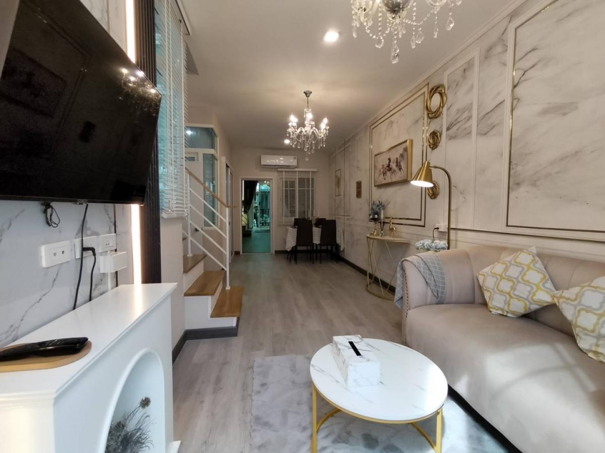 ขายทาวน์โฮมเชียงใหม่ : ‼️ขายด่วน‼️พร้อมผู้เช่า ปิดดีลเช่าเร็วมากกก ว่างไม่เคยถึงเดือน น่าลงทุน โกเด้นทาวน์ เชียงใหม่ - กาดรวมโชค บ้านสวยหรู เฟอร์นิเจอร์ เครื่องใช้ไฟฟ้าครบ พร้อมหิ้วเป๋าเข้าอยู่   สุดคุ้ม ทำเลทอง ตรงข้ามมรวมโชค มีโชคมอลล์ ใกล้ศูนย์ราชการ ใกล้เซ็นทรัลเฟสเชียงใหม่