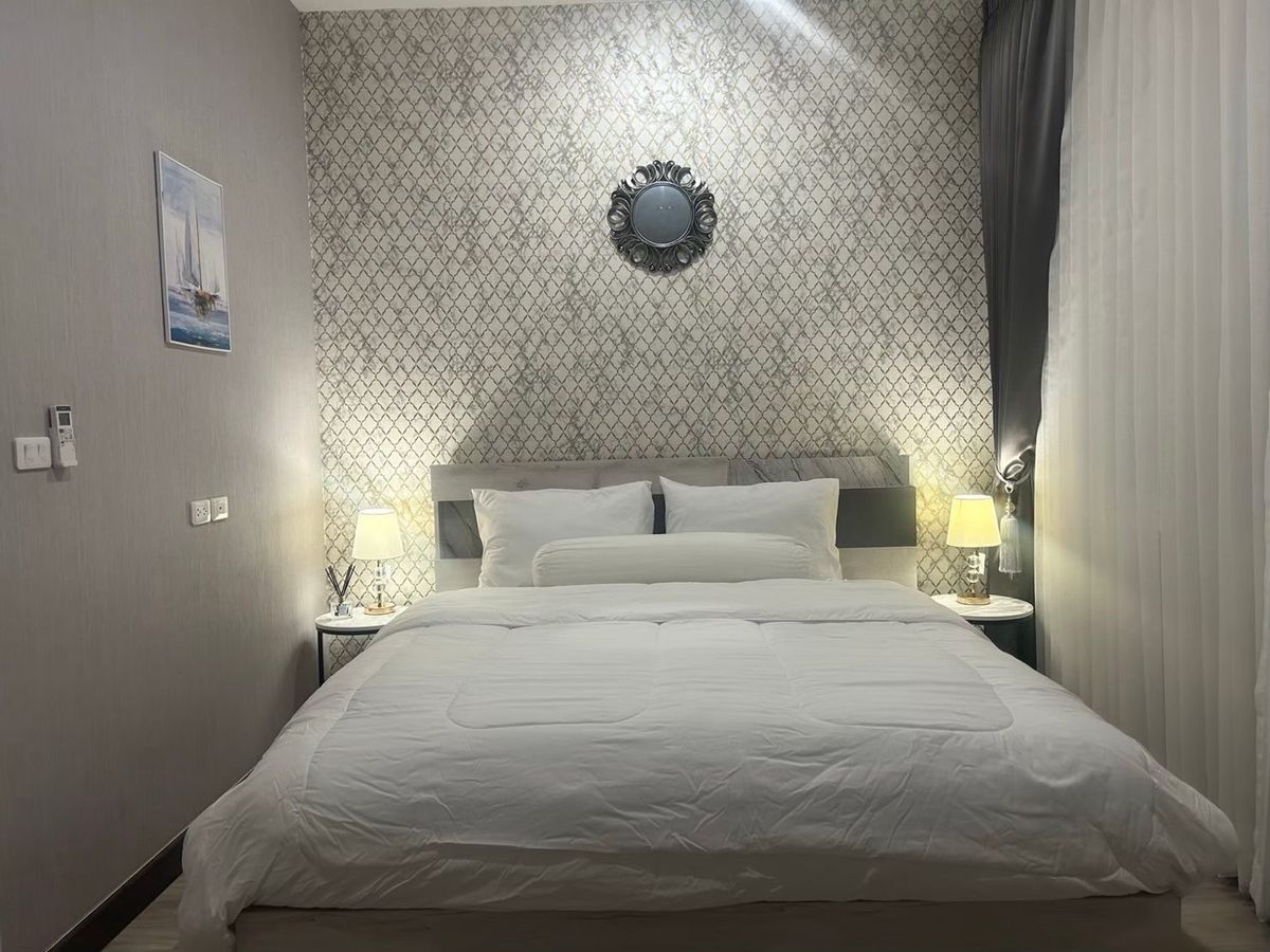 ขายทาวน์โฮมเชียงใหม่ : ‼️ขายด่วน‼️พร้อมผู้เช่า ปิดดีลเช่าเร็วมากกก ว่างไม่เคยถึงเดือน น่าลงทุน โกเด้นทาวน์ เชียงใหม่ - กาดรวมโชค บ้านสวยหรู เฟอร์นิเจอร์ เครื่องใช้ไฟฟ้าครบ พร้อมหิ้วเป๋าเข้าอยู่   สุดคุ้ม ทำเลทอง ตรงข้ามมรวมโชค มีโชคมอลล์ ใกล้ศูนย์ราชการ ใกล้เซ็นทรัลเฟสเชียงใหม่