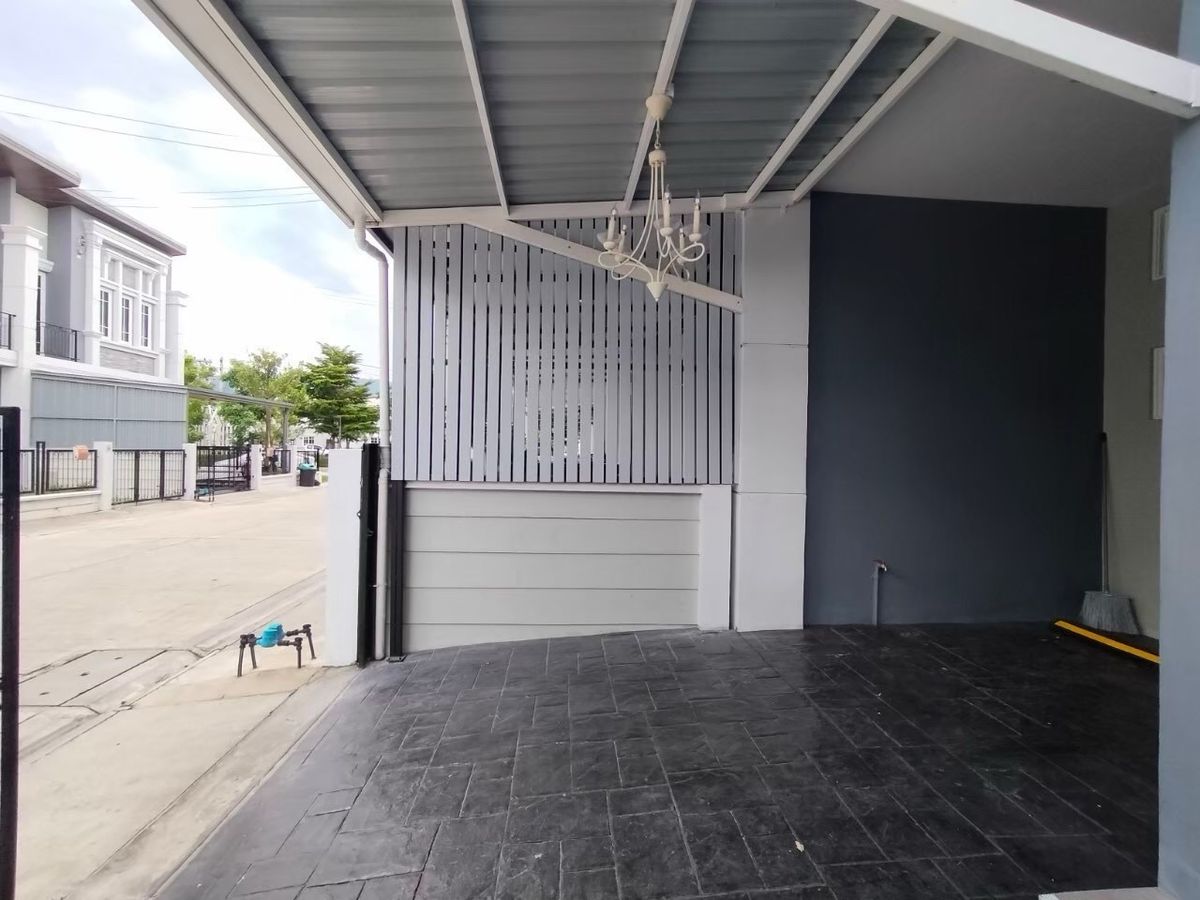 ขายทาวน์โฮมเชียงใหม่ : ‼️ขายด่วน‼️พร้อมผู้เช่า ปิดดีลเช่าเร็วมากกก ว่างไม่เคยถึงเดือน น่าลงทุน โกเด้นทาวน์ เชียงใหม่ - กาดรวมโชค บ้านสวยหรู เฟอร์นิเจอร์ เครื่องใช้ไฟฟ้าครบ พร้อมหิ้วเป๋าเข้าอยู่   สุดคุ้ม ทำเลทอง ตรงข้ามมรวมโชค มีโชคมอลล์ ใกล้ศูนย์ราชการ ใกล้เซ็นทรัลเฟสเชียงใหม่