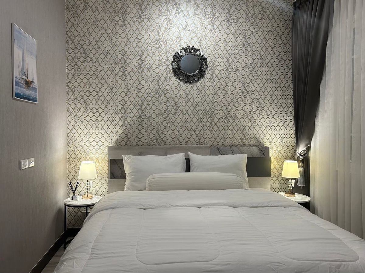 ขายทาวน์โฮมเชียงใหม่ : ‼️ขายด่วน‼️พร้อมผู้เช่า ปิดดีลเช่าเร็วมากกก ว่างไม่เคยถึงเดือน น่าลงทุน โกเด้นทาวน์ เชียงใหม่ - กาดรวมโชค บ้านสวยหรู เฟอร์นิเจอร์ เครื่องใช้ไฟฟ้าครบ พร้อมหิ้วเป๋าเข้าอยู่   สุดคุ้ม ทำเลทอง ตรงข้ามมรวมโชค มีโชคมอลล์ ใกล้ศูนย์ราชการ ใกล้เซ็นทรัลเฟสเชียงใหม่