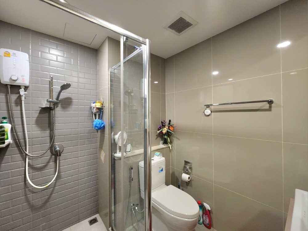 ให้เช่าคอนโดปิ่นเกล้า จรัญสนิทวงศ์ : สถานะตามภาพปก ลดราคาครับ**ห้องว่างครับผม แบบ 2 ห้องนอน 2 น้ำ หายาก ห้องมุมทิศใต้** ให้เช่า The Tree Charan 30 (เดอะทรี จรัญ 30) เฟอร์ไม้บิ้วอิน จอดรถได้ 2 คัน SN494.16