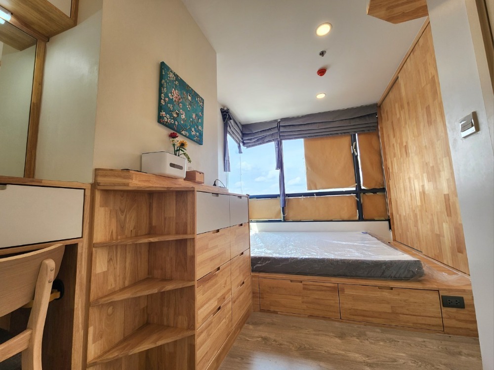 ให้เช่าคอนโดปิ่นเกล้า จรัญสนิทวงศ์ : สถานะตามภาพปก ลดราคาครับ**ห้องว่างครับผม แบบ 2 ห้องนอน 2 น้ำ หายาก ห้องมุมทิศใต้** ให้เช่า The Tree Charan 30 (เดอะทรี จรัญ 30) เฟอร์ไม้บิ้วอิน จอดรถได้ 2 คัน SN494.16