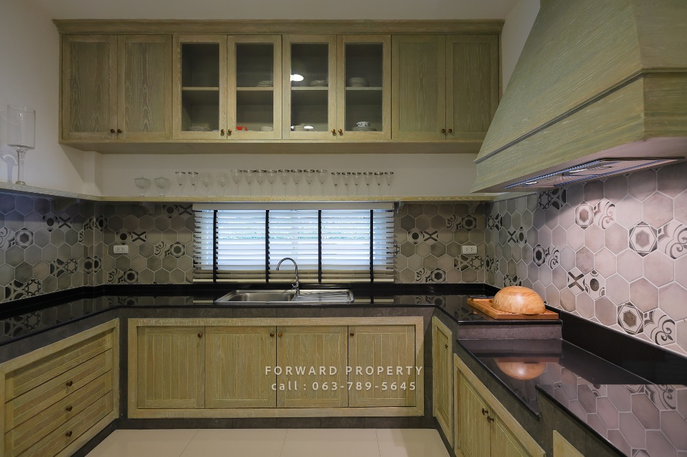 ขายบ้านนวมินทร์ รามอินทรา : ขายบ้านตัวอย่าง Grand Bangkok Boulevard รัชดา - รามอินทรา 2  แต่งครบทั้งหลัง หลังหัวมุม ไม่เคยอยู่อาศัย ใหม่ 100%