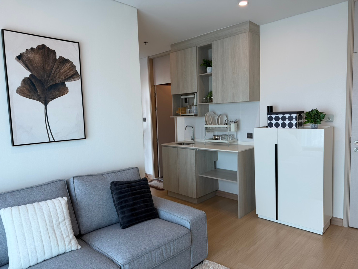 ขายคอนโดเกษตรศาสตร์ รัชโยธิน : ขายด่วน! คอนโดหรู วิวสระว่ายน้ำ ชั้นสูง 26 @Lumpini Park Phahol 32 ห้องใหญ่ 2 นอน 2 น้ำ สภาพนางฟ้า พร้อมอยู่ทันที!  คุ้มที่สุดในย่านเกษตร-รัชโยธิน! คอนโด High Rise ติดถนนใหญ่พหลโยธิน เดินทางง่ายเพียง 200 เมตรถึง BTS เสนานิคม ห้องสวย วิวเปิดโล่ง ตกแต่งครบเ