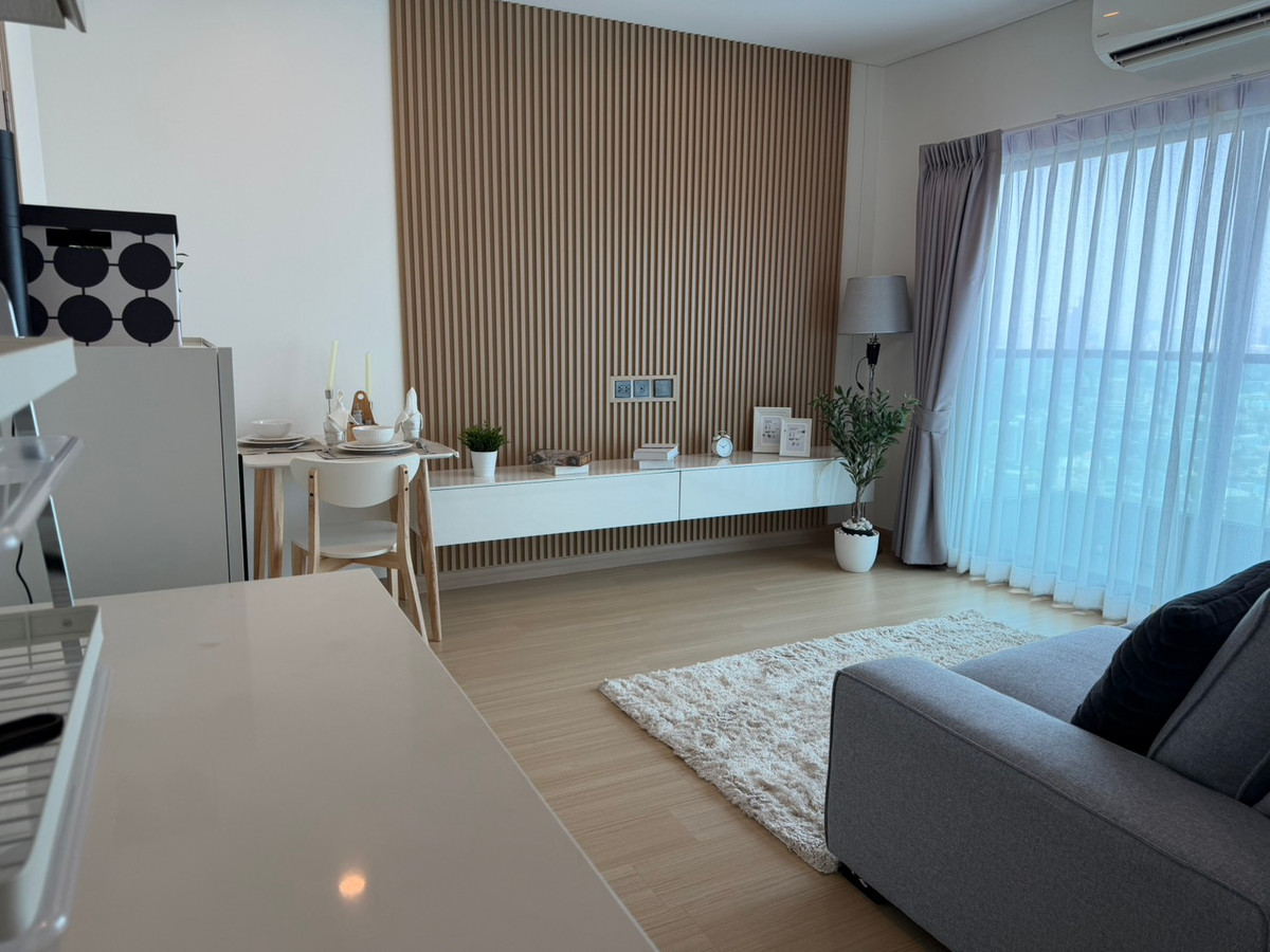 ขายคอนโดเกษตรศาสตร์ รัชโยธิน : ขายด่วน! คอนโดหรู วิวสระว่ายน้ำ ชั้นสูง 26 @Lumpini Park Phahol 32 ห้องใหญ่ 2 นอน 2 น้ำ สภาพนางฟ้า พร้อมอยู่ทันที!  คุ้มที่สุดในย่านเกษตร-รัชโยธิน! คอนโด High Rise ติดถนนใหญ่พหลโยธิน เดินทางง่ายเพียง 200 เมตรถึง BTS เสนานิคม ห้องสวย วิวเปิดโล่ง ตกแต่งครบเ