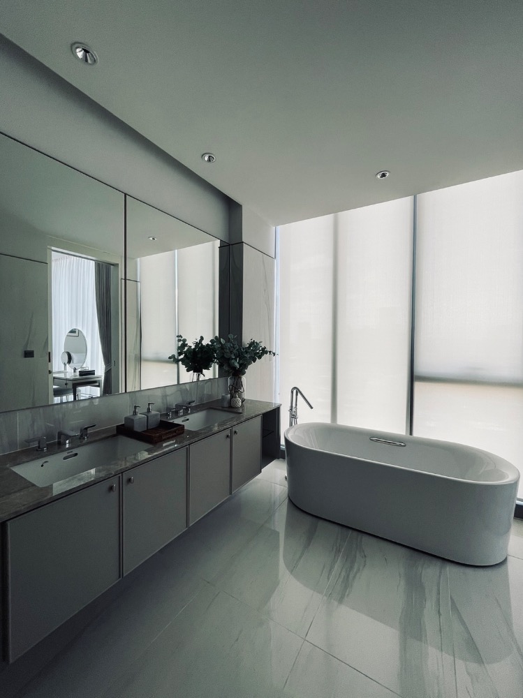 ขายคอนโดสุขุมวิท อโศก ทองหล่อ : 🔻ขายห้อง Resale Kraam Sukhumvit26 174.30 ตรม. ราคาดี 56.4 MB 2Bed 4Baht โทร 0959415999 (ณัฐ)